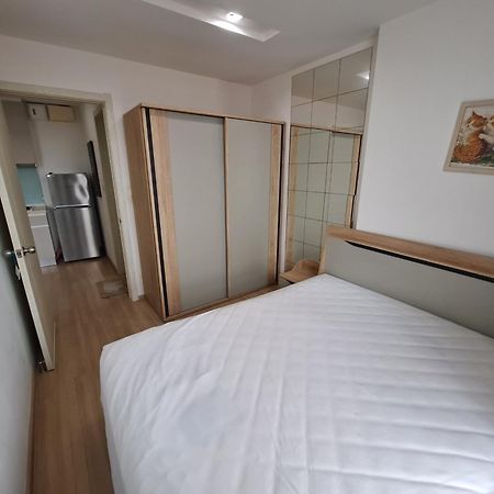 Condo In Bangkok With Swimming Pool Near Malls And Train Ngoại thất bức ảnh