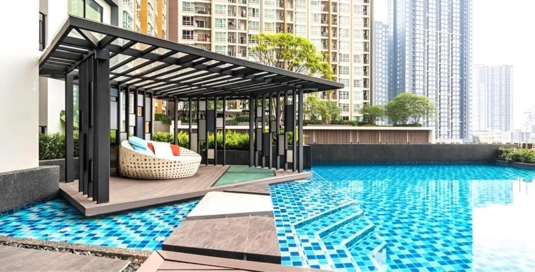 Condo In Bangkok With Swimming Pool Near Malls And Train Ngoại thất bức ảnh
