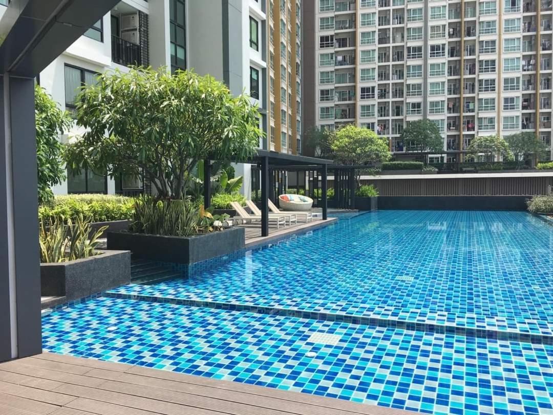 Condo In Bangkok With Swimming Pool Near Malls And Train Ngoại thất bức ảnh